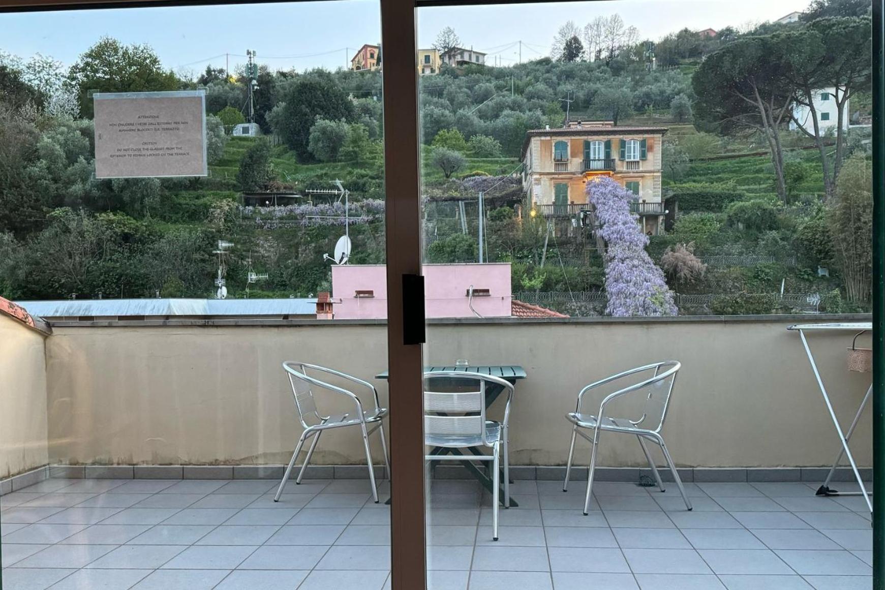La Soffitta Di Maria Apartment ลาสเปเซีย ภายนอก รูปภาพ